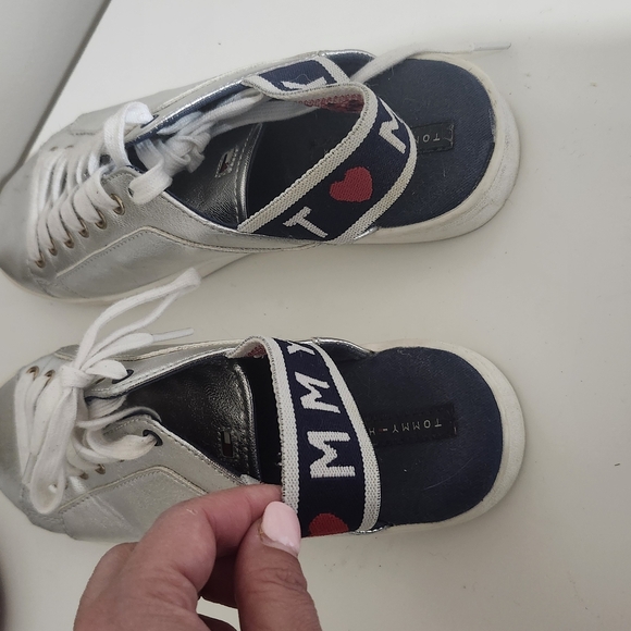 Tommy Hilfiger Size US 6.5 Silver and White Back Sling Sneakers - Picture 3 of 8